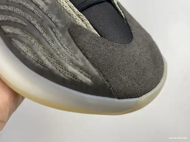 H68771 Quantum Yeezy Adidas Barium 0706
